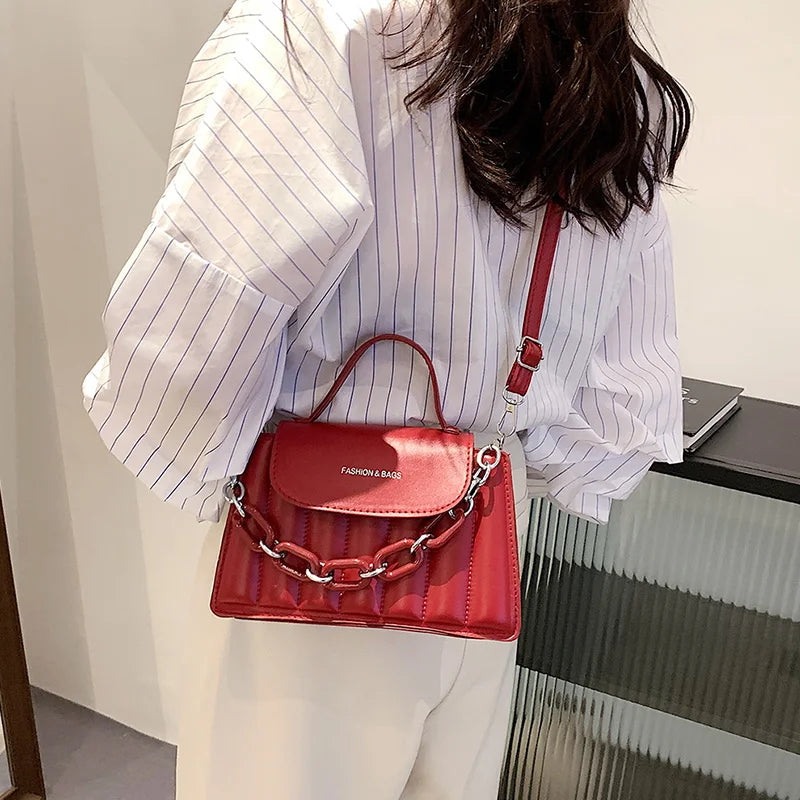 New Chains Shoulder Bag